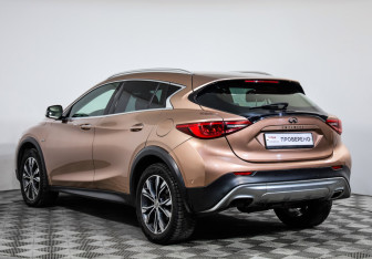 Подержанный автомобиль Infiniti QX30 2017 года (7 фото)