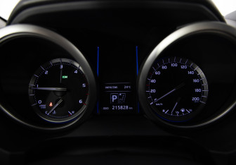 Подержанный автомобиль Toyota Land Cruiser Prado 2015 года (11 фото)