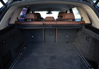 Подержанный автомобиль BMW X5 2014 года (21 фото)