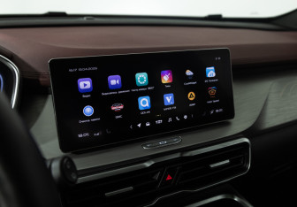 Подержанный автомобиль Geely Coolray 2022 года (15 фото)