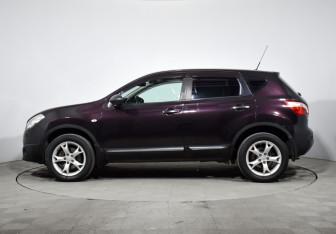 Подержанный автомобиль Nissan Qashqai 2010 года (8 фото)