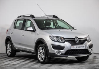 Подержанный автомобиль Renault Sandero 2015 года (3 фото)