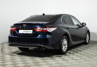 Подержанный автомобиль Toyota Camry Sedan 2019 года (5 фото)