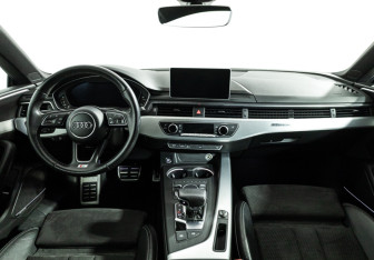 Подержанный автомобиль Audi A5 Coupe 2016 года (13 фото)