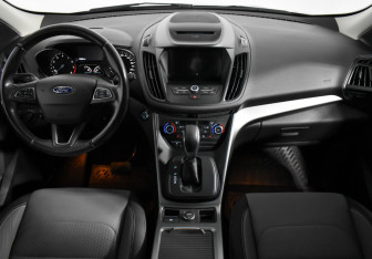 Подержанный автомобиль Ford Kuga 2016 года (14 фото)