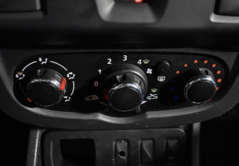 Подержанный автомобиль Renault Duster 2016 года (14 фото)