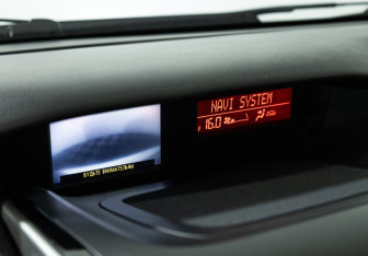 Подержанный автомобиль Mazda CX-7 2011 года (15 фото)