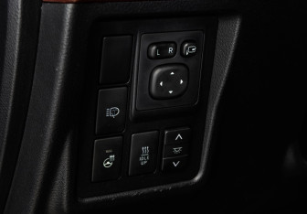 Подержанный автомобиль Toyota Land Cruiser Prado 2016 года (24 фото)