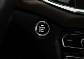 Подержанный автомобиль GAC GS8 2023 года (21 фото)