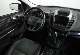 Подержанный автомобиль Ford Kuga 2017 года (7 фото)