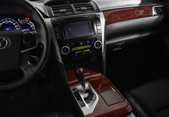 Подержанный автомобиль Toyota Camry Sedan 2014 года (20 фото)