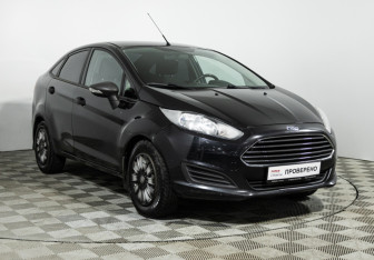 Подержанный автомобиль Ford Fiesta Sedan 2015 года (3 фото)