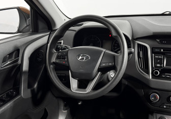 Подержанный автомобиль Hyundai Creta 2017 года (16 фото)