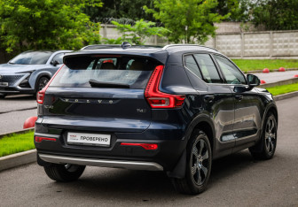 Подержанный автомобиль Volvo XC40 2021 года (6 фото)