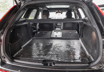Подержанный автомобиль Volvo XC60 2019 года (37 фото)