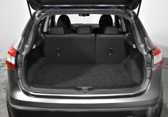 Подержанный автомобиль Nissan Qashqai 2016 года (18 фото)