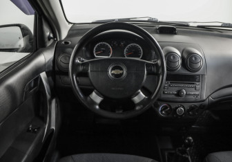 Подержанный автомобиль Chevrolet Aveo Sedan 2010 года (11 фото)