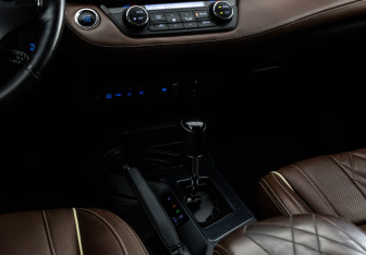 Подержанный автомобиль Toyota RAV4 2019 года (12 фото)