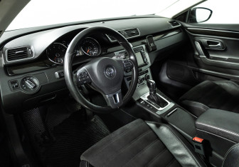 Подержанный автомобиль Volkswagen Passat CC 2012 года (11 фото)