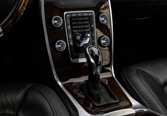 Подержанный автомобиль Volvo XC70 2014 года (13 фото)