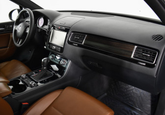 Подержанный автомобиль Volkswagen Touareg 2014 года (12 фото)