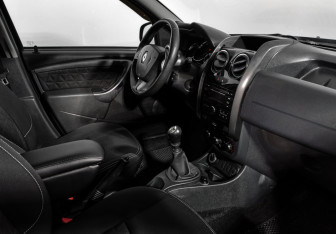 Подержанный автомобиль Renault Duster 2016 года (13 фото)