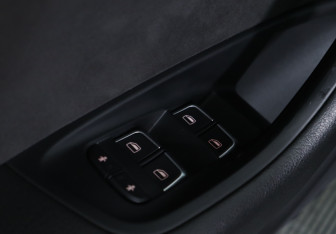 Подержанный автомобиль Audi A6 Sedan 2016 года (16 фото)