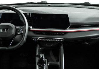 Подержанный автомобиль Geely Coolray 2024 года (14 фото)