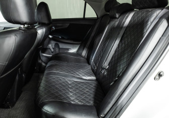 Подержанный автомобиль Toyota Corolla Sedan 2007 года (10 фото)