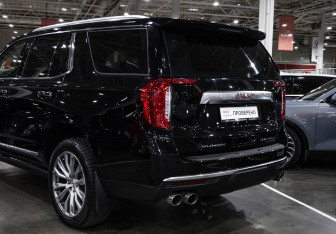 Подержанный автомобиль GMC Yukon 2022 года (11 фото)