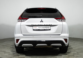 Подержанный автомобиль Mitsubishi Eclipse Cross 2021 года (6 фото)