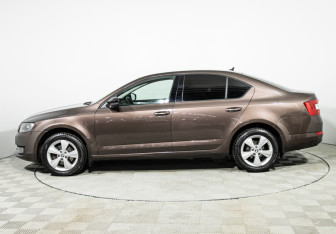 Подержанный автомобиль Skoda Octavia Liftback 2016 года (8 фото)