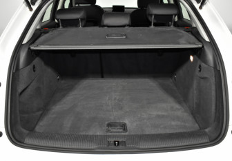 Подержанный автомобиль Audi Q3 2015 года (18 фото)