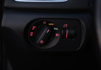 Подержанный автомобиль Audi Q3 2016 года (22 фото)