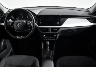 Подержанный автомобиль Skoda Rapid Liftback 2020 года (14 фото)