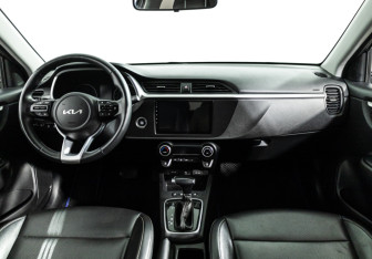 Подержанный автомобиль Kia Rio Sedan 2021 года (13 фото)