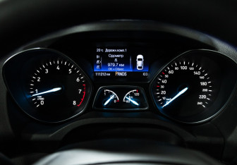 Подержанный автомобиль Ford Kuga 2017 года (12 фото)