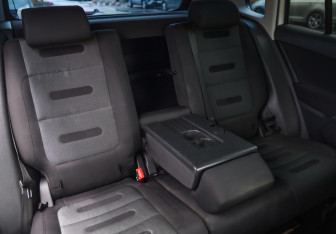 Подержанный автомобиль Volkswagen Tiguan 2008 года (23 фото)