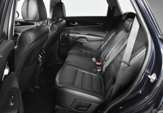 Подержанный автомобиль Kia Sorento 2018 года (11 фото)