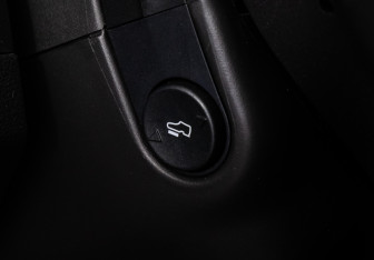 Подержанный автомобиль Ford Explorer 2013 года (21 фото)