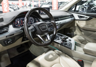 Подержанный автомобиль Audi Q7 2018 года (16 фото)
