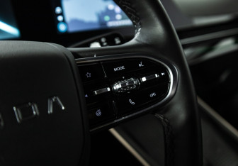 Подержанный автомобиль Omoda C5 2024 года (16 фото)