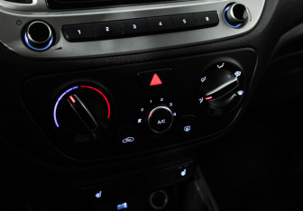 Подержанный автомобиль Hyundai Solaris Sedan 2021 года (15 фото)