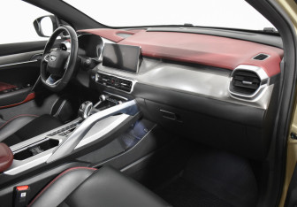 Подержанный автомобиль Geely Coolray 2022 года (12 фото)