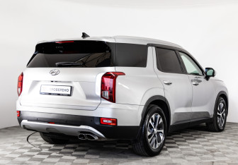 Подержанный автомобиль Hyundai Palisade 2022 года (5 фото)
