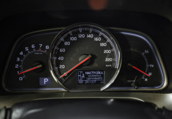 Подержанный автомобиль Toyota RAV4 2013 года (13 фото)