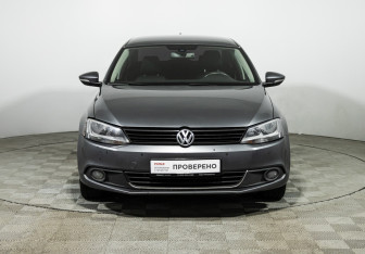 Подержанный автомобиль Volkswagen Jetta Sedan 2012 года (2 фото)