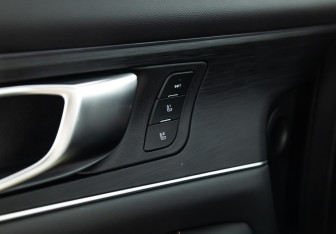 Подержанный автомобиль Changan UNI-K 2022 года (16 фото)