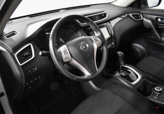 Подержанный автомобиль Nissan X-Trail 2018 года (9 фото)