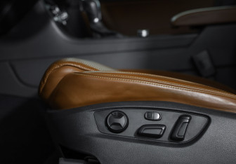 Подержанный автомобиль Volkswagen Touareg 2014 года (22 фото)